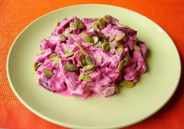 Salada de beterraba com salvamentos de abóbora de semente de prostatite
